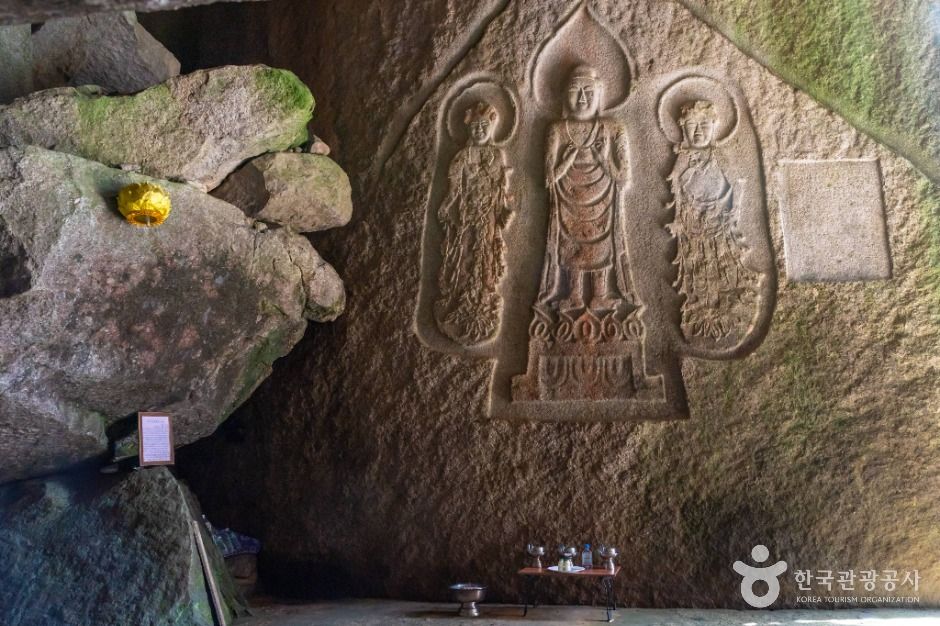 거창 가섭암지 마애여래삼존입상 여행 추천 - 메고지고 거창 가섭암지 마애여래삼존입상 여행 추천 - 메고지고