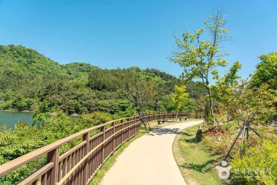 월명공원 여행 추천 - 메고지고