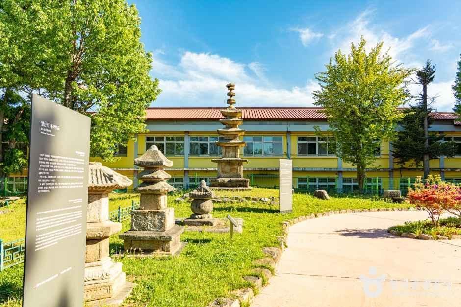 군산 발산리 오층석탑 여행 추천 - 메고지고 군산 발산리 오층석탑 여행 추천 - 메고지고