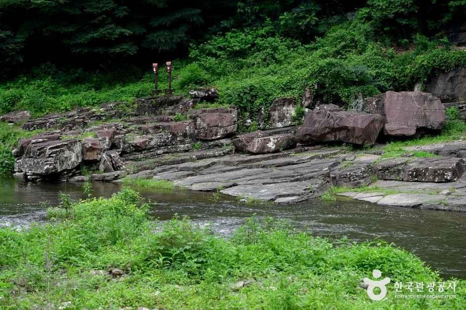 천전리각석계곡(울산) 여행 추천 - 메고지고