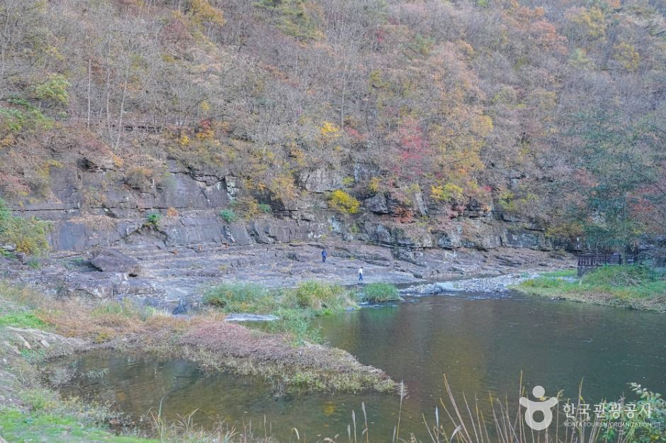 천전리각석계곡(울산) 여행 추천 - 메고지고