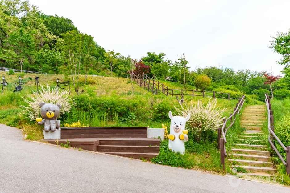 천왕산 가족캠핑장 여행 추천 - 메고지고 천왕산 가족캠핑장 여행 추천 - 메고지고