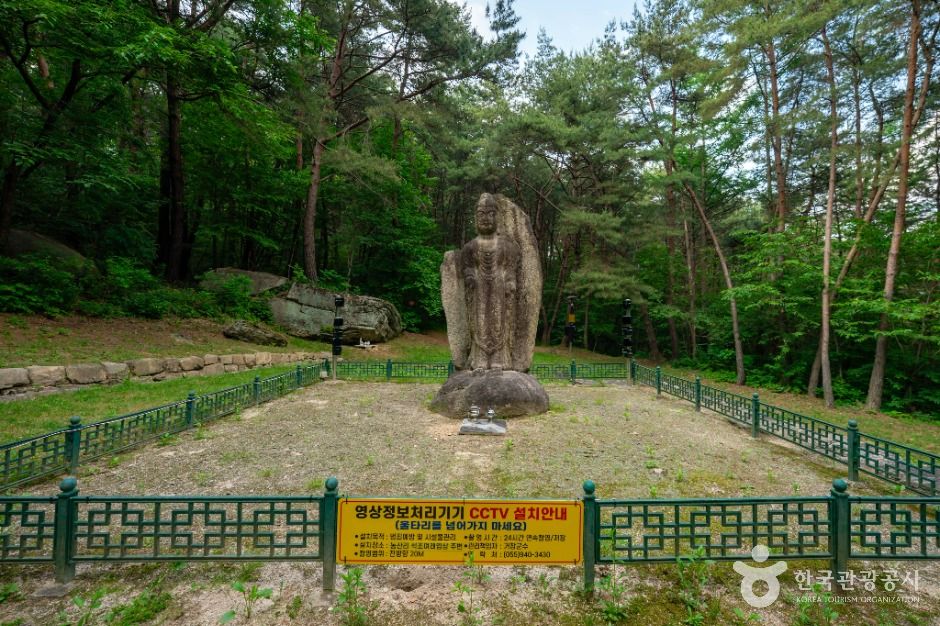 거창 농산리 석조여래입상 여행 추천 - 메고지고 거창 농산리 석조여래입상 여행 추천 - 메고지고