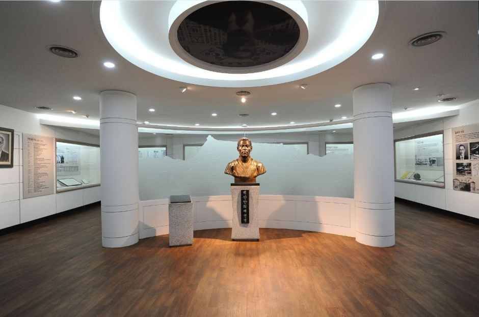 백산기념관 여행 추천 - 메고지고