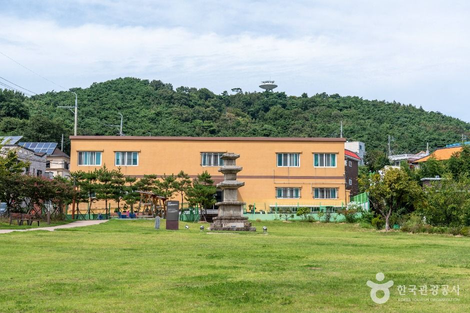 서산동문동오층석탑 및 당간지주 여행 추천 - 메고지고