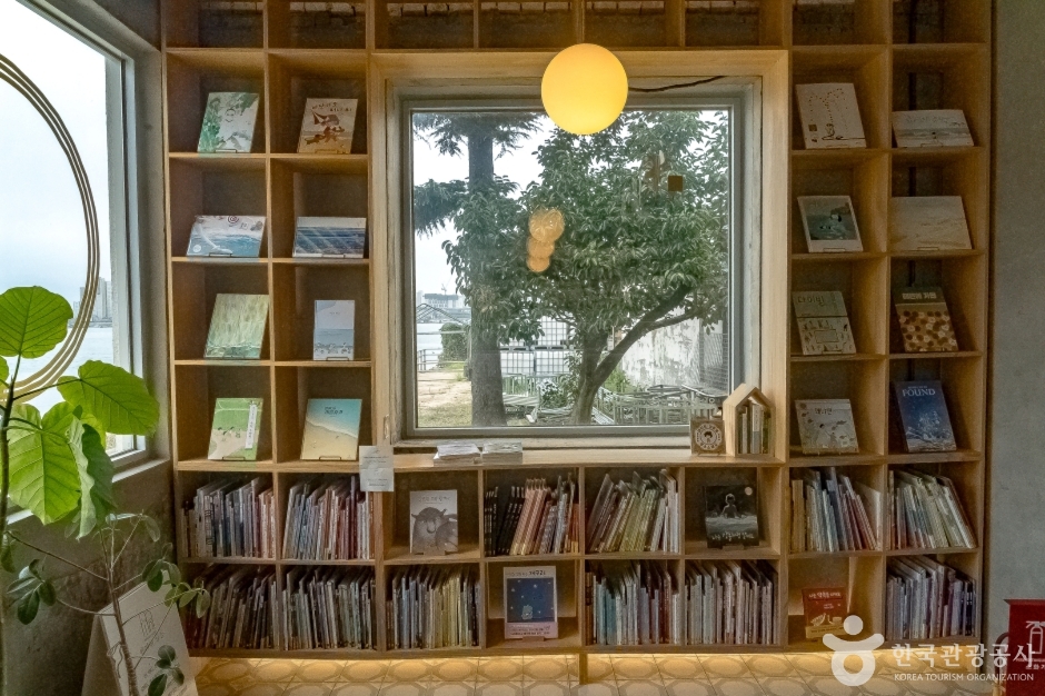 동그란책 여행 추천 - 메고지고 동그란책 여행 추천 - 메고지고