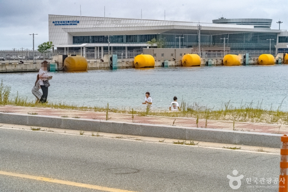 청호해수욕장(아바이마을 해변) 여행 추천 - 메고지고 청호해수욕장(아바이마을 해변) 여행 추천 - 메고지고