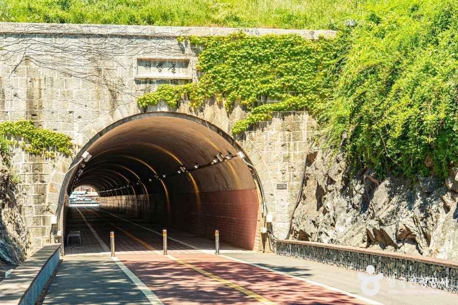 군산 해망굴 여행 추천 - 메고지고 군산 해망굴 여행 추천 - 메고지고