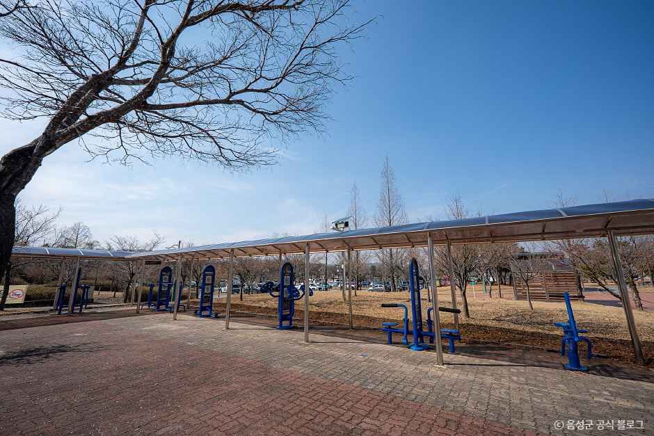 금왕생활체육공원 여행 추천 - 메고지고 금왕생활체육공원 여행 추천 - 메고지고