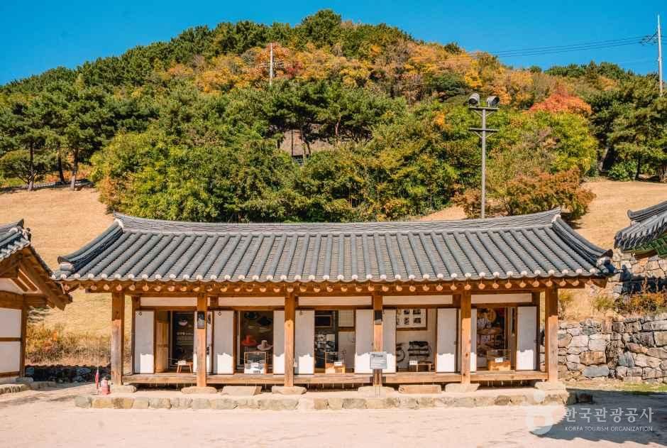 통영 삼도수군통제영 여행 추천 - 메고지고