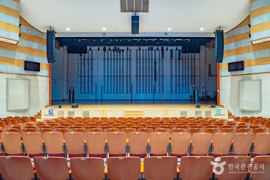 여수시민회관 여행 추천 - 메고지고 여수시민회관 여행 추천 - 메고지고