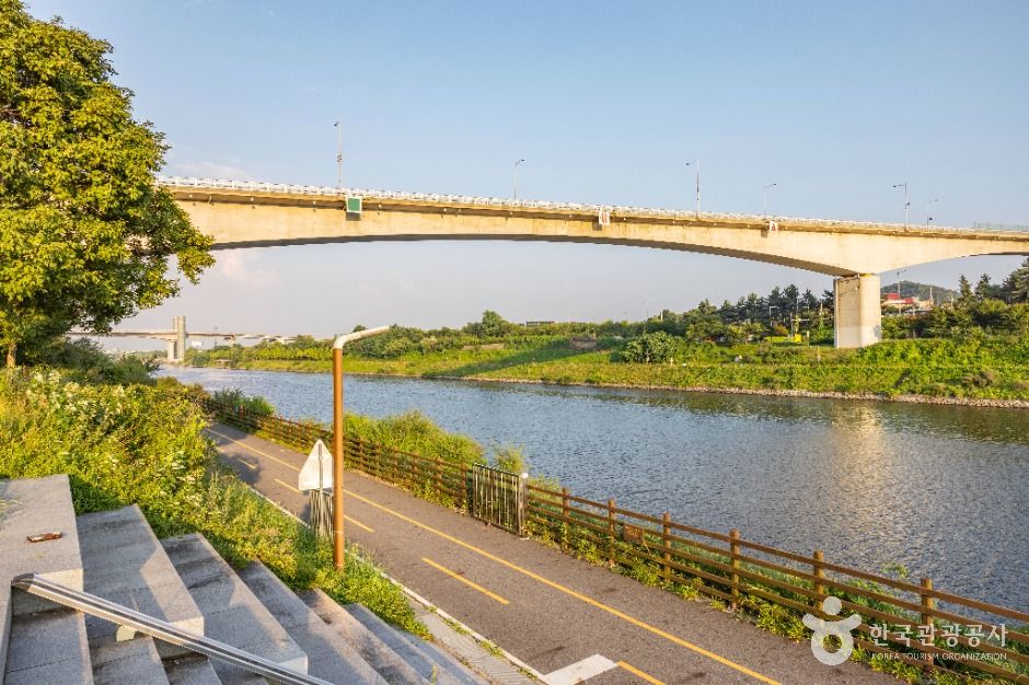 경인아라뱃길 다남공원 여행 추천 - 메고지고 경인아라뱃길 다남공원 여행 추천 - 메고지고