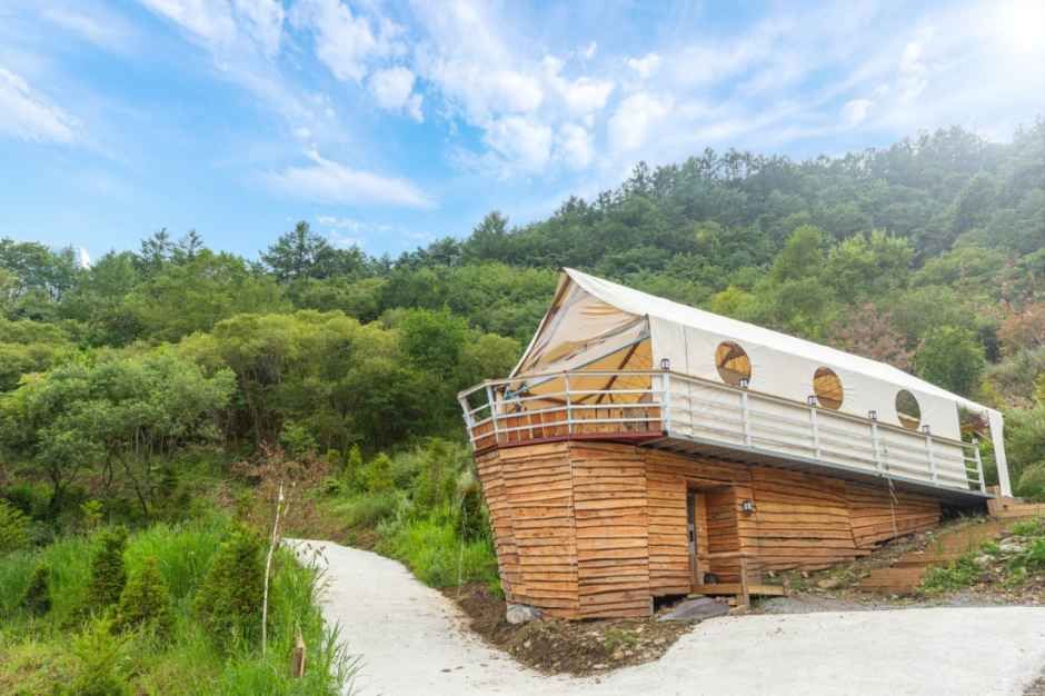 코뿔소글램핑 여행 추천 - 메고지고 코뿔소글램핑 여행 추천 - 메고지고