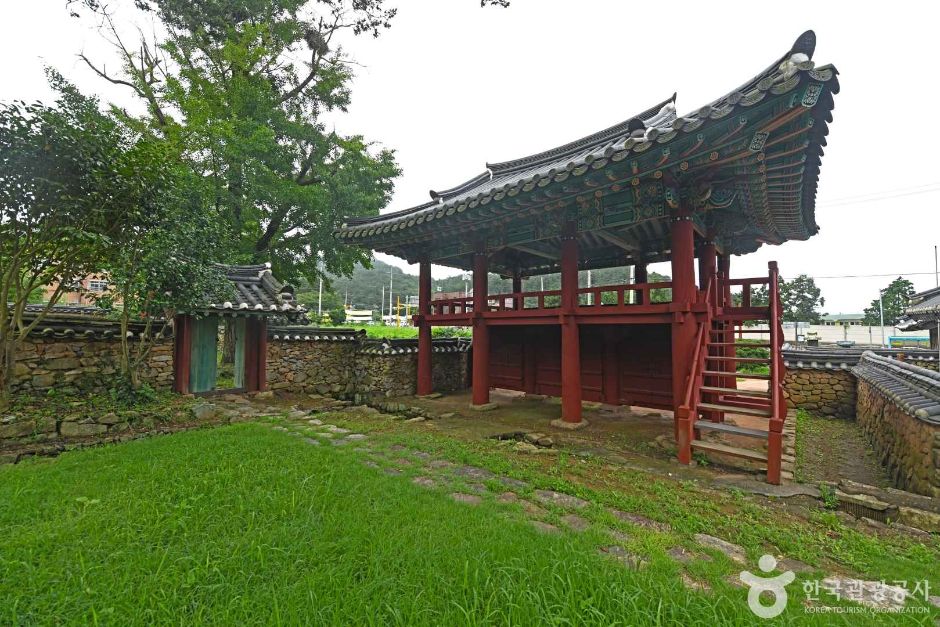 돌산향교 여행 추천 - 메고지고 돌산향교 여행 추천 - 메고지고