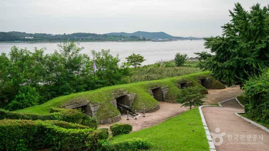 강화 덕진진 여행 추천 - 메고지고 강화 덕진진 여행 추천 - 메고지고