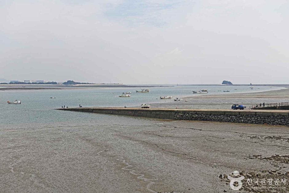 큰무리선착장 여행 추천 - 메고지고 큰무리선착장 여행 추천 - 메고지고