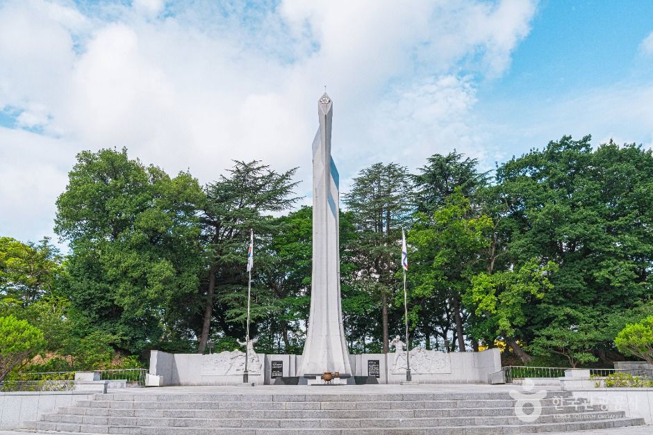 현충탑(광주) 여행 추천 - 메고지고 현충탑(광주) 여행 추천 - 메고지고
