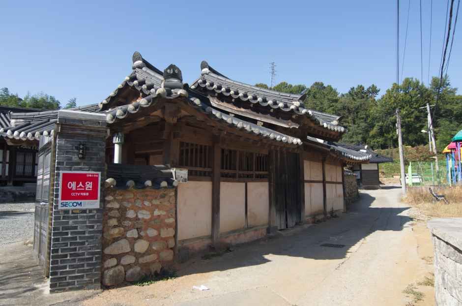 김용학가옥 여행 추천 - 메고지고 김용학가옥 여행 추천 - 메고지고