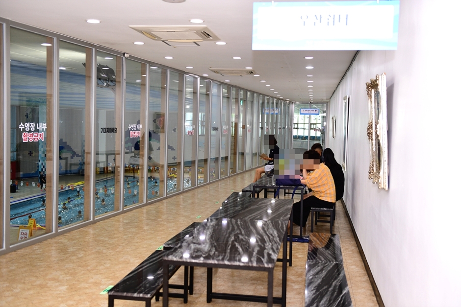 우산수영장 여행 추천 - 메고지고 우산수영장 여행 추천 - 메고지고