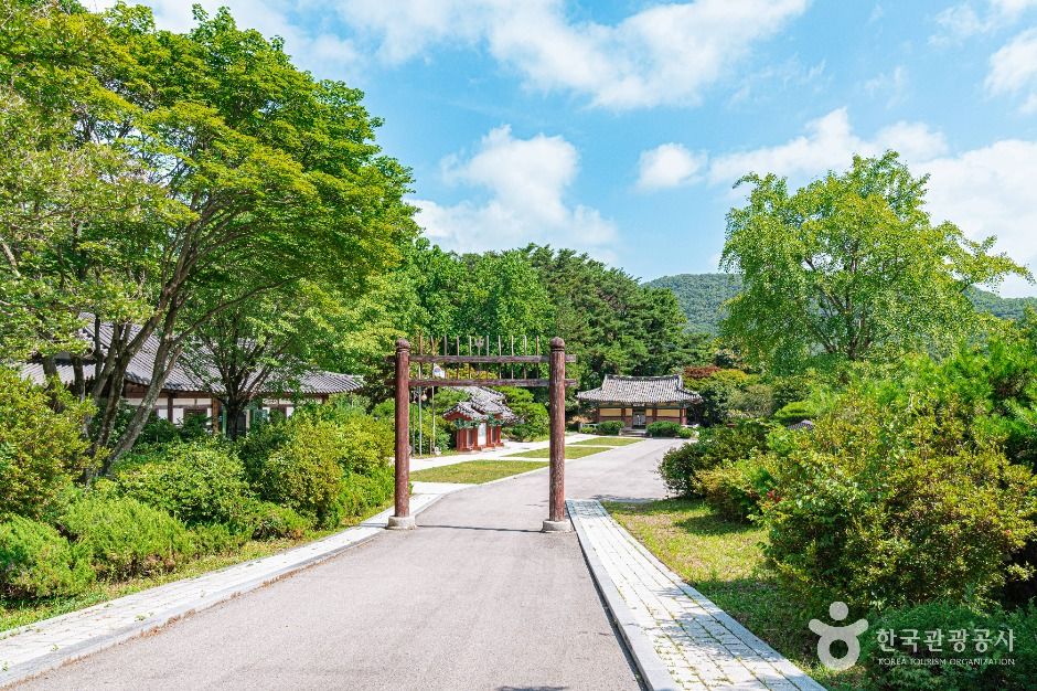 충장사 여행 추천 - 메고지고