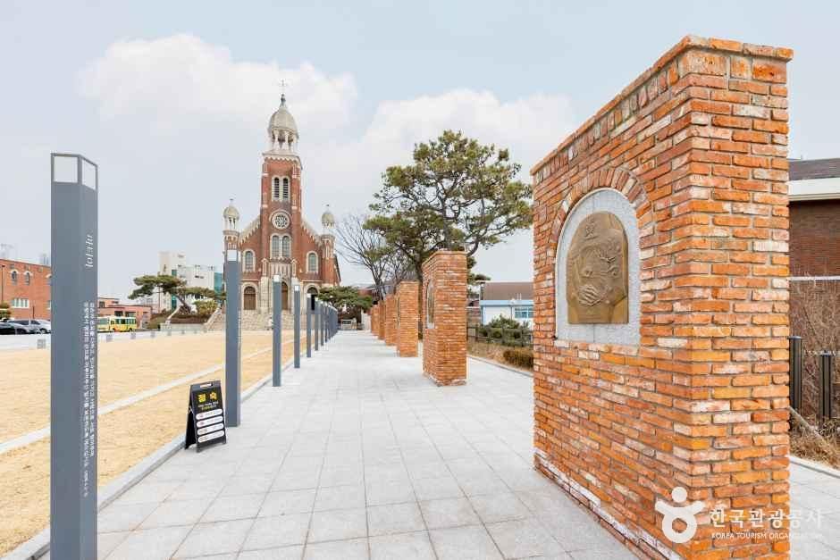 인천 답동성당 여행 추천 - 메고지고 인천 답동성당 여행 추천 - 메고지고