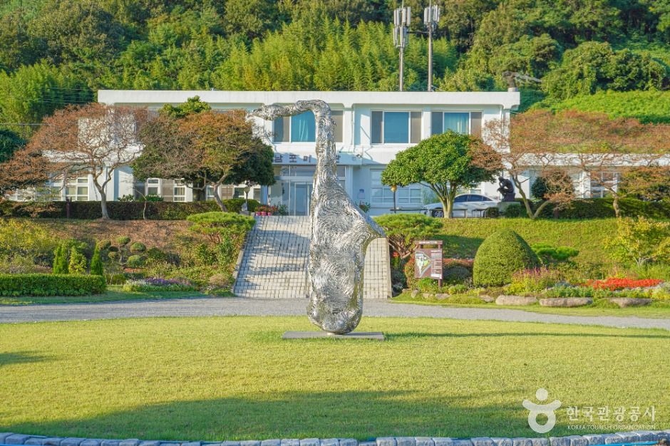 남포미술관 여행 추천 - 메고지고 남포미술관 여행 추천 - 메고지고