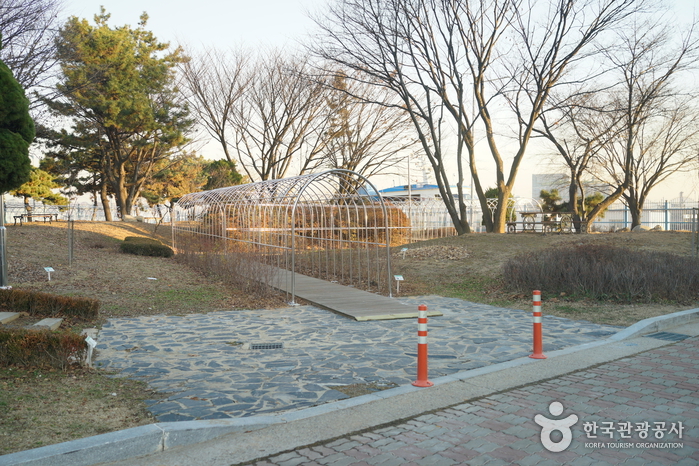 인천항 갑문 여행 추천 - 메고지고 인천항 갑문 여행 추천 - 메고지고