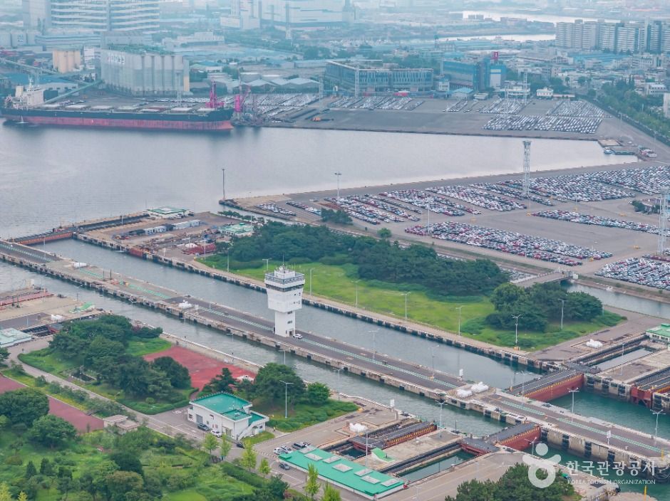 인천항 갑문 여행 추천 - 메고지고 인천항 갑문 여행 추천 - 메고지고