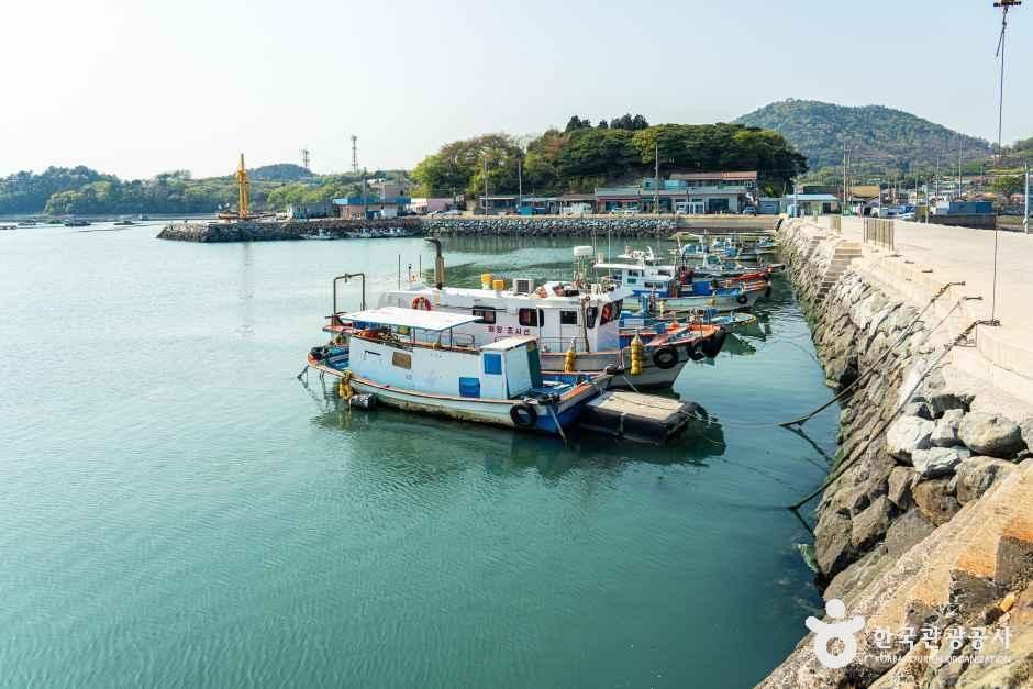 묘도선착장 여행 추천 - 메고지고