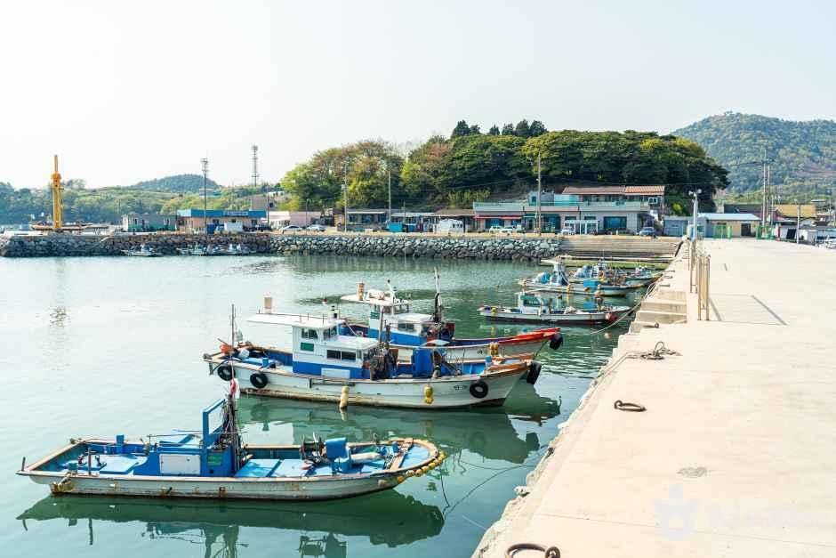묘도선착장 여행 추천 - 메고지고