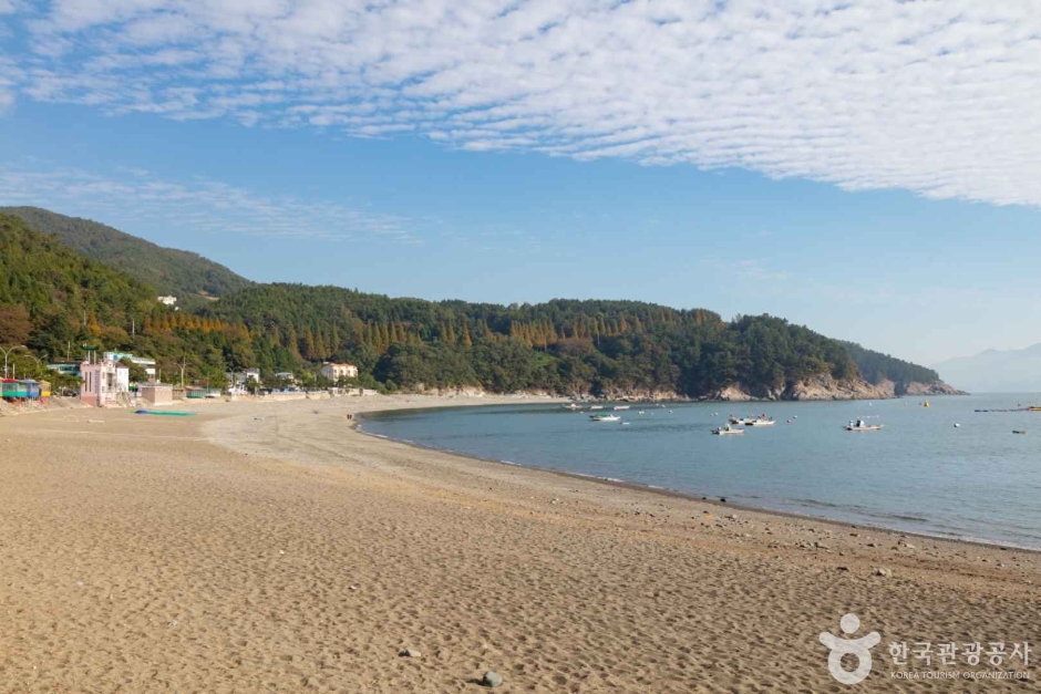 만성리 검은모래해변 여행 추천 - 메고지고