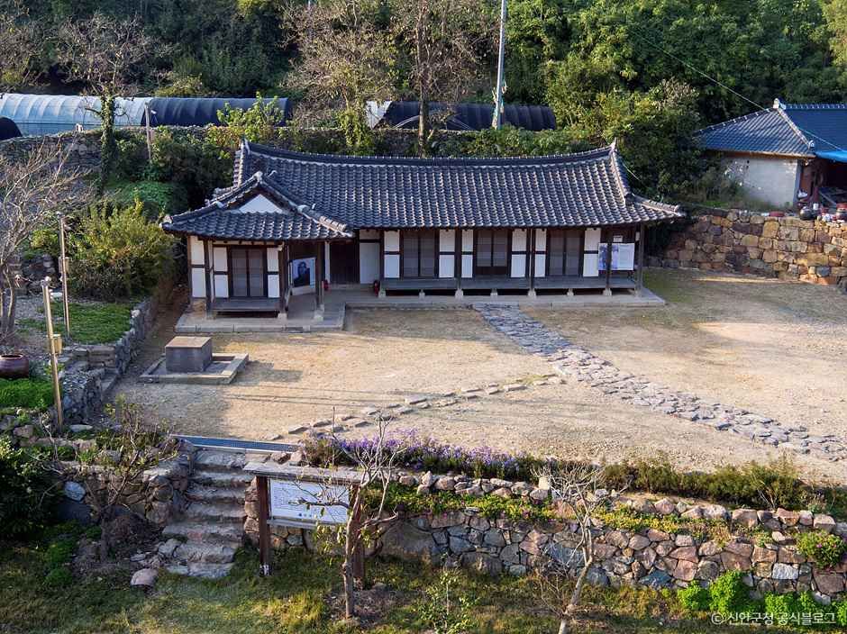 안좌도 여행 추천 - 메고지고