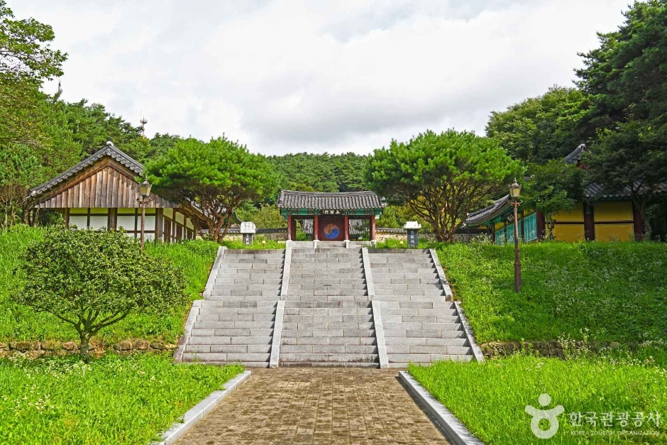 충의사(최경회장군) 여행 추천 - 메고지고 충의사(최경회장군) 여행 추천 - 메고지고