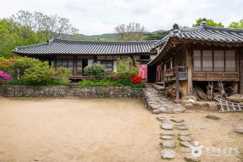 구례 운조루 고택 여행 추천 - 메고지고