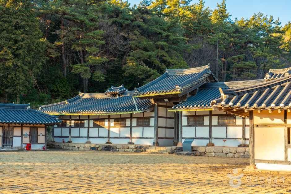 해남윤씨 영모당 여행 추천 - 메고지고 해남윤씨 영모당 여행 추천 - 메고지고