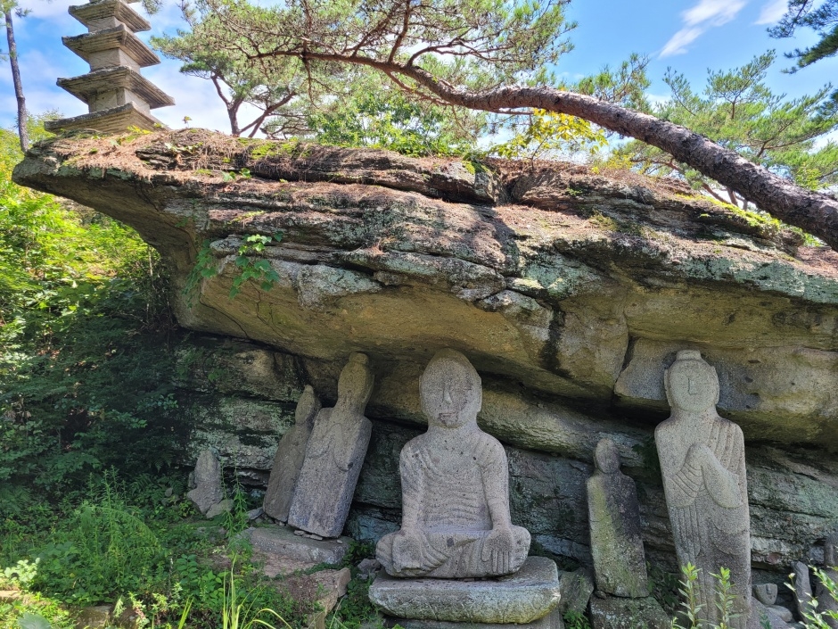 운주사 층상응회암 (무등산권 국가지질공원) 여행 추천 - 메고지고