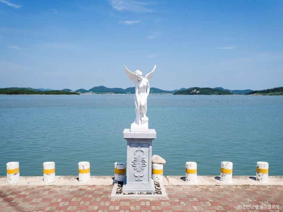 하의도 야외 조각미술관 여행 추천 - 메고지고