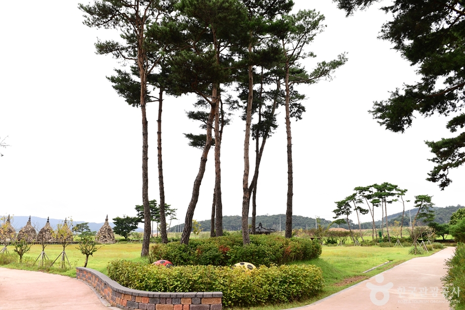 지내들옹기돌탑공원 여행 추천 - 메고지고 지내들옹기돌탑공원 여행 추천 - 메고지고