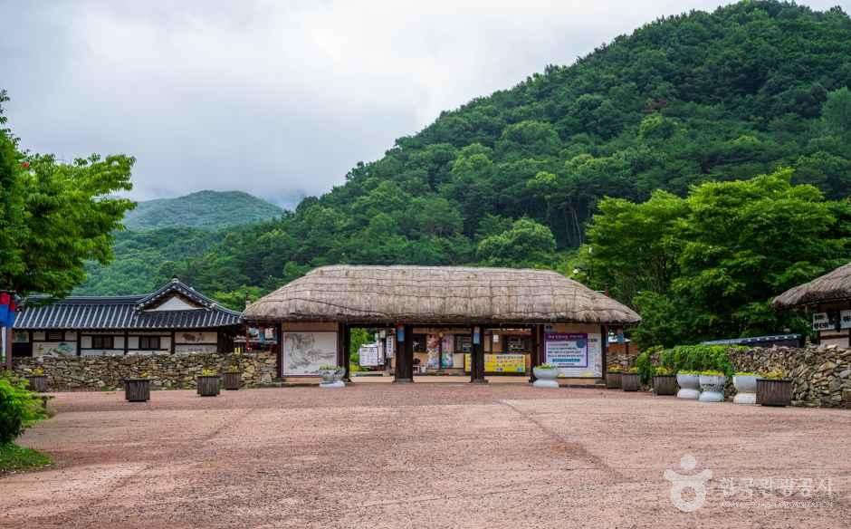 외암민속마을 여행 추천 - 메고지고 외암민속마을 여행 추천 - 메고지고