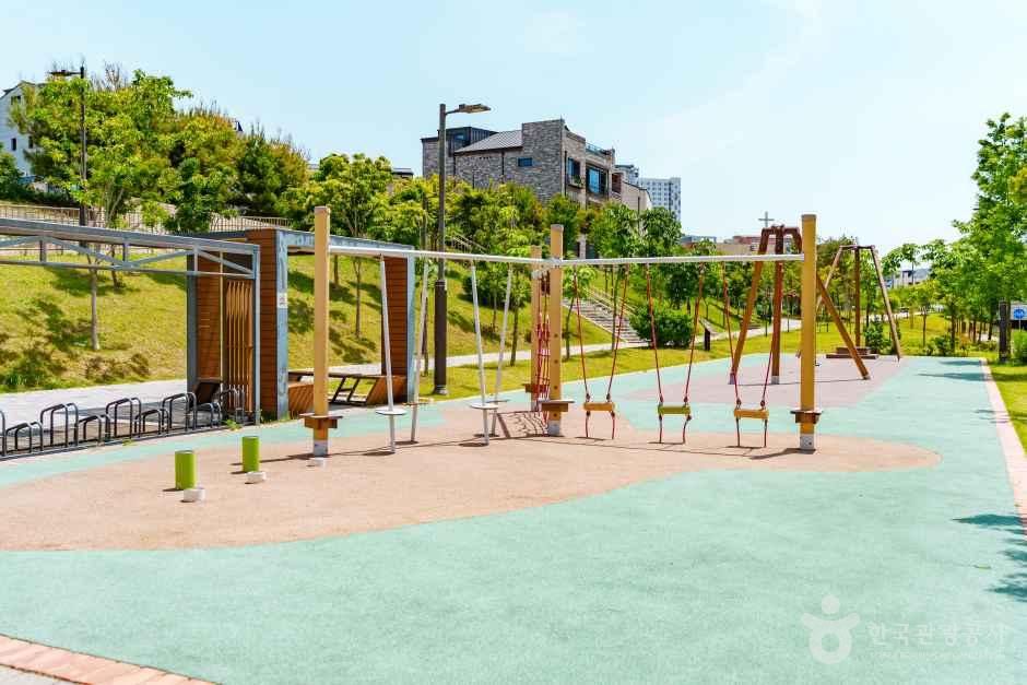 고덕수변공원 여행 추천 - 메고지고