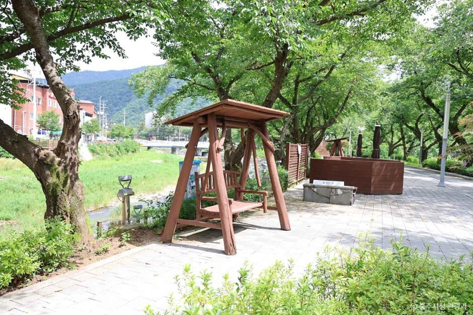 수안보온천 족욕길 여행 추천 - 메고지고 수안보온천 족욕길 여행 추천 - 메고지고