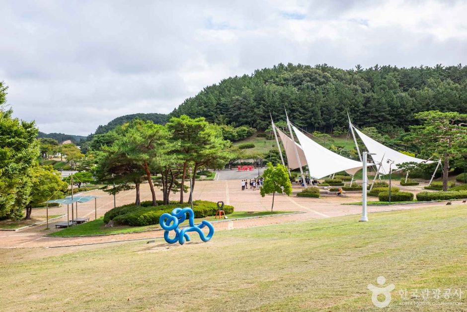 포항시립미술관 여행 추천 - 메고지고