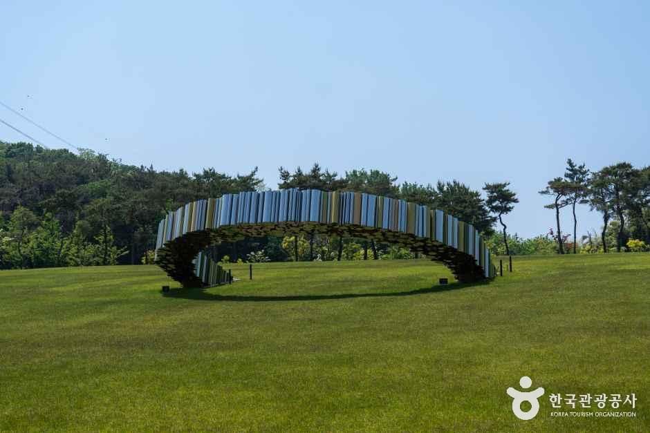 동학농민혁명박물관 여행 추천 - 메고지고