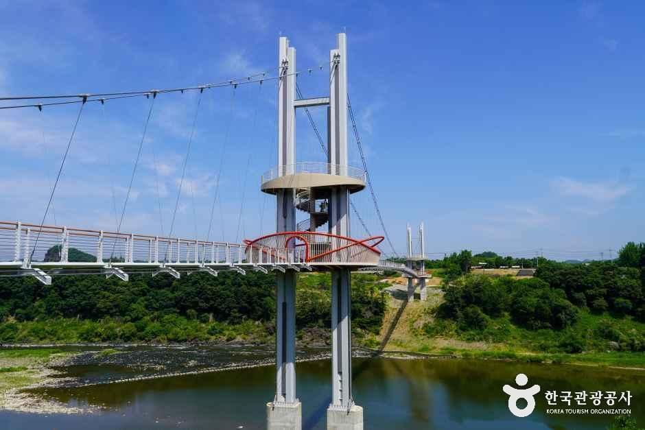 한탄강 베개용암 출렁다리 여행 추천 - 메고지고 한탄강 베개용암 출렁다리 여행 추천 - 메고지고