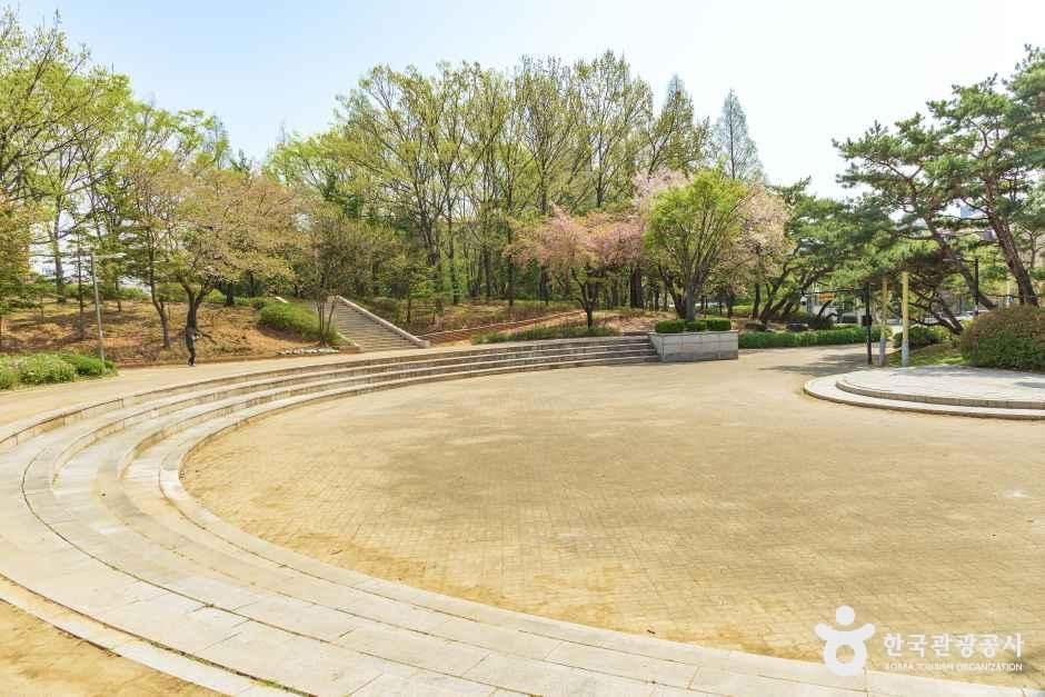 성저공원 여행 추천 - 메고지고 성저공원 여행 추천 - 메고지고