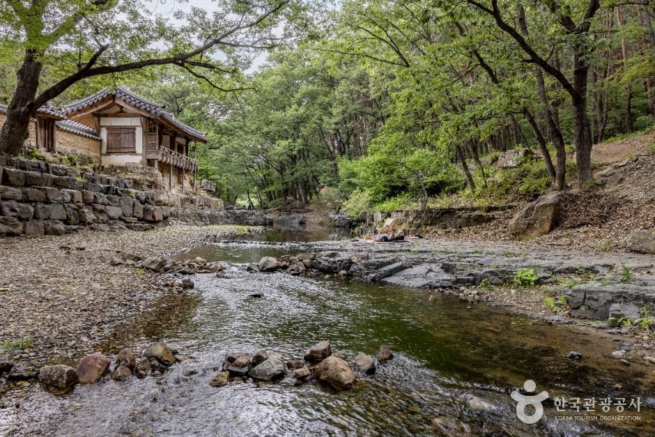 옥산서원(경주) 여행 추천 - 메고지고 옥산서원(경주) 여행 추천 - 메고지고