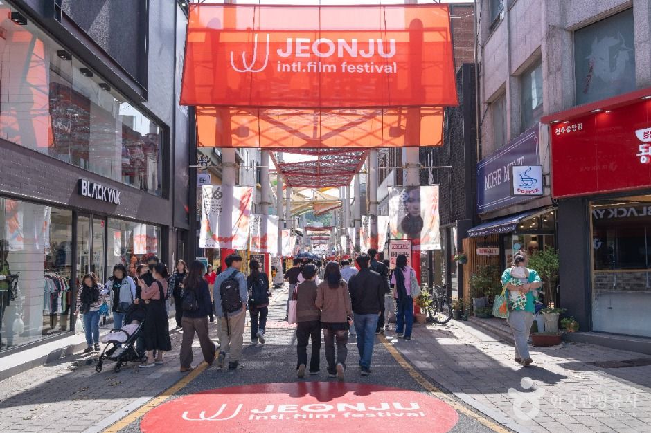 전주 영화의 거리 여행 추천 - 메고지고 전주 영화의 거리 여행 추천 - 메고지고