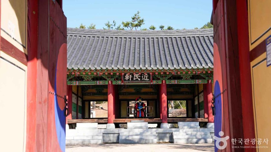 밀양관아 (밀양관아지) 여행 추천 - 메고지고