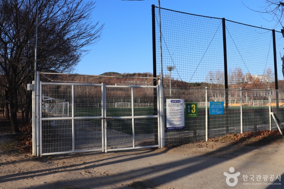 강변축구장 여행 추천 - 메고지고 강변축구장 여행 추천 - 메고지고