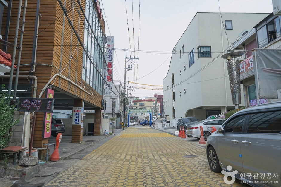 물텀벙 특화음식거리 여행 추천 - 메고지고 물텀벙 특화음식거리 여행 추천 - 메고지고